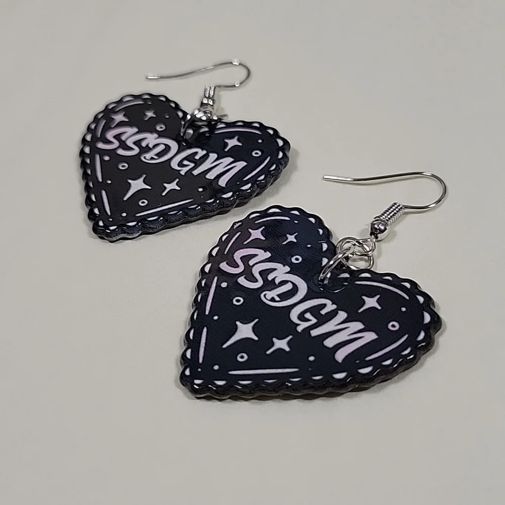 My Favorite Murder Earrings, Stay Sexy and Don't Get Murdered, drop earrings - Picture 7 of 7